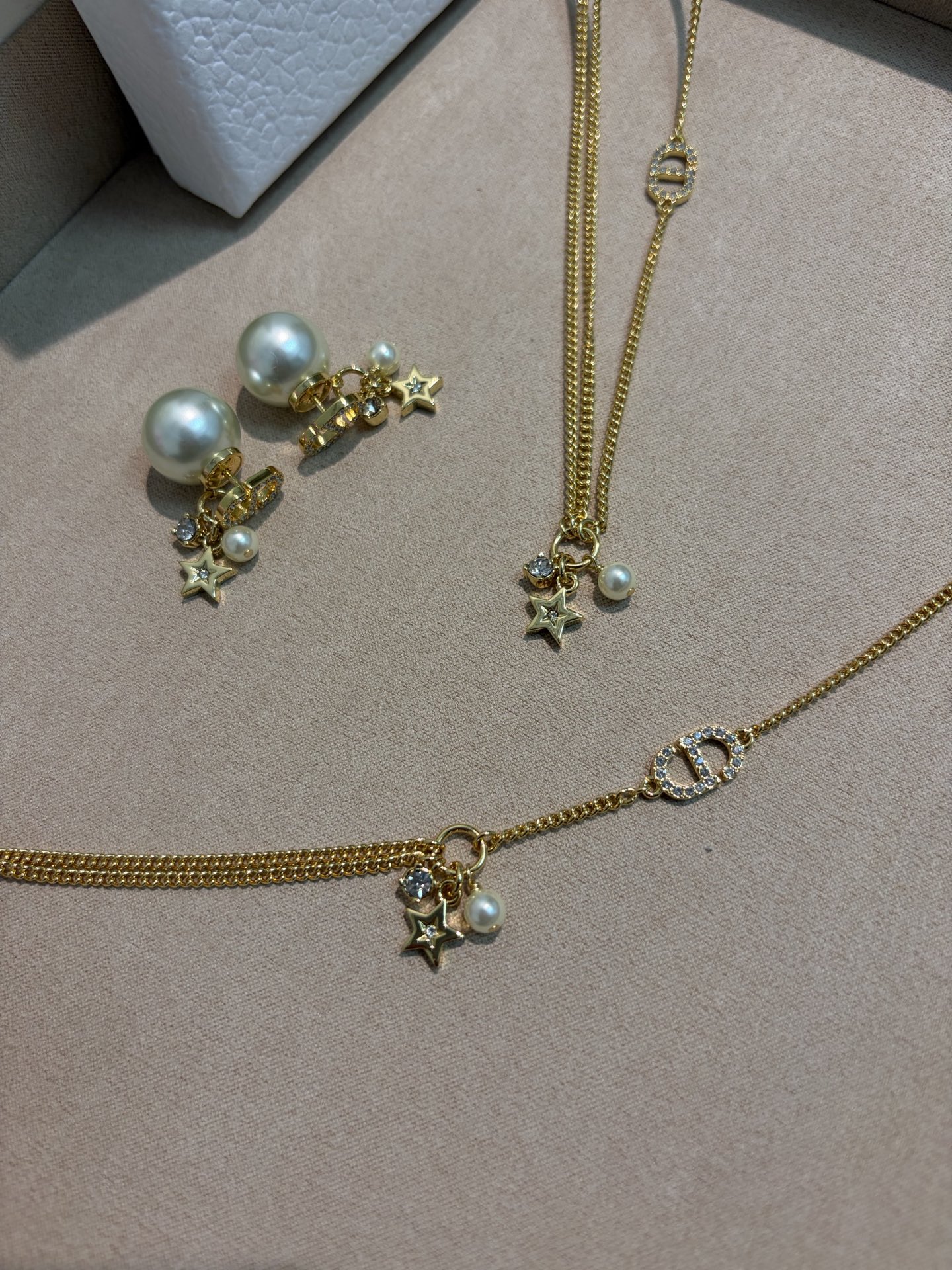 디올 귀걸이 135210 Dior Earrings 썸네일 이미지