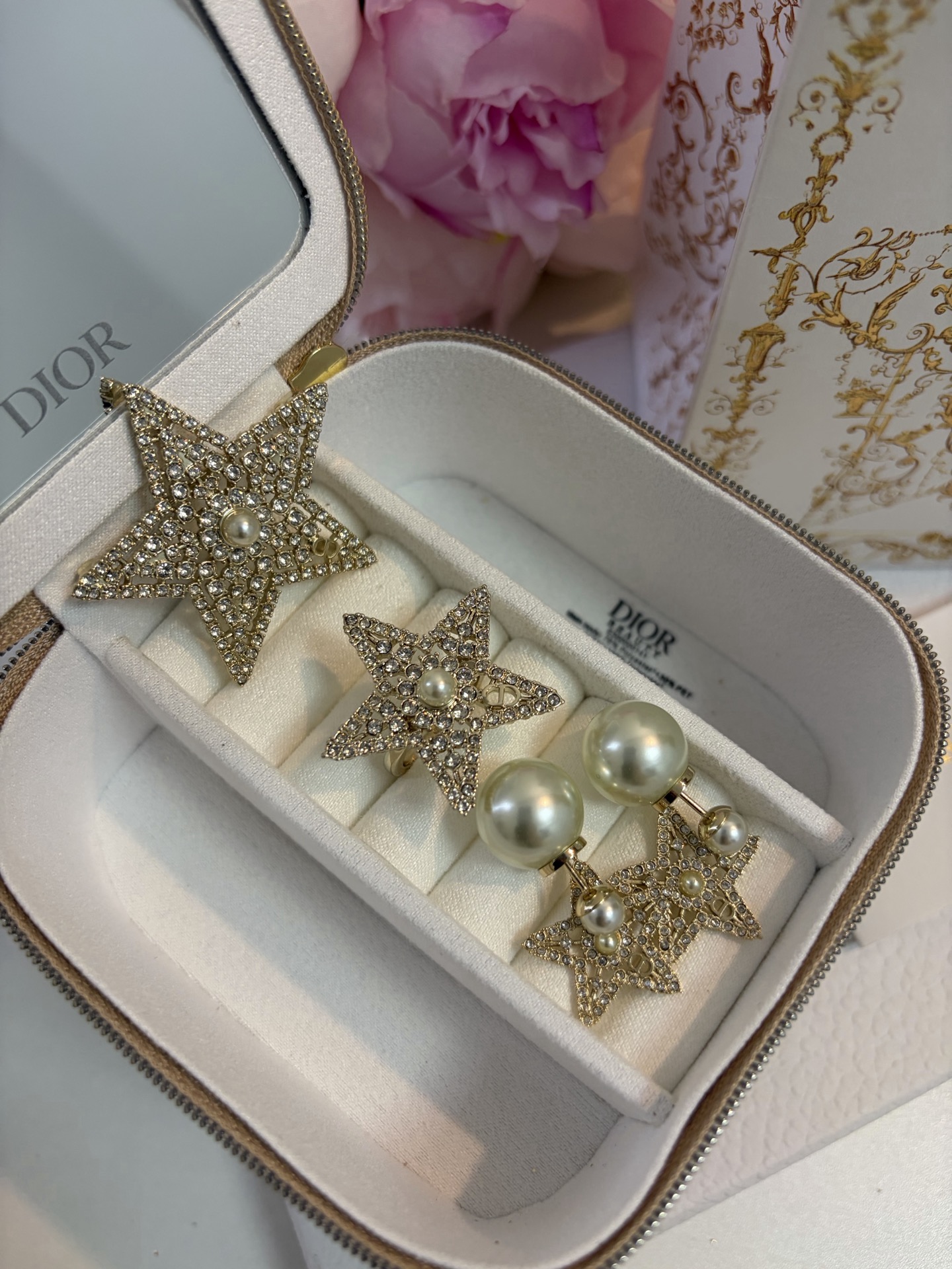 디올 귀걸이 134737 Dior Earrings 썸네일 이미지