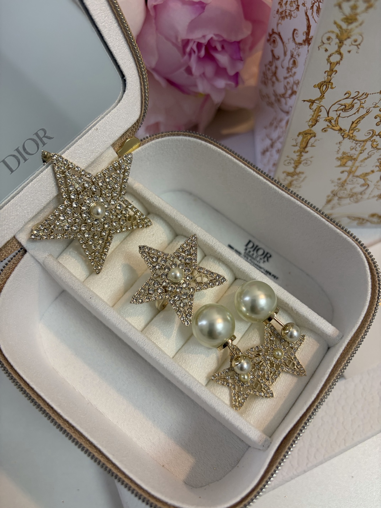디올 귀걸이 134737 Dior Earrings 썸네일 이미지