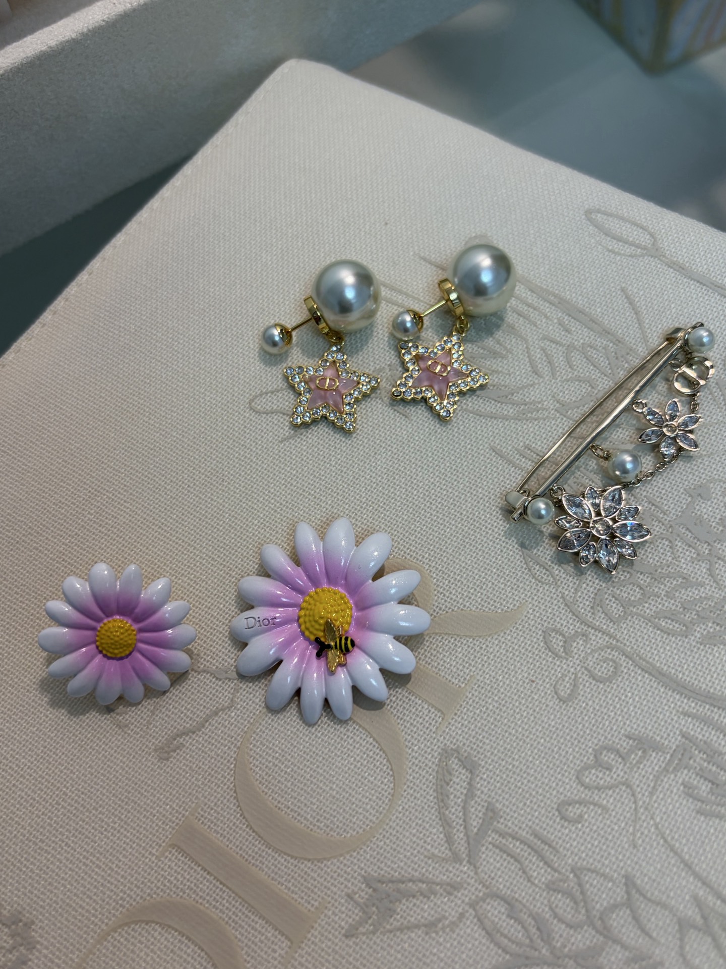 디올 귀걸이 135211 Dior Earrings 썸네일 이미지