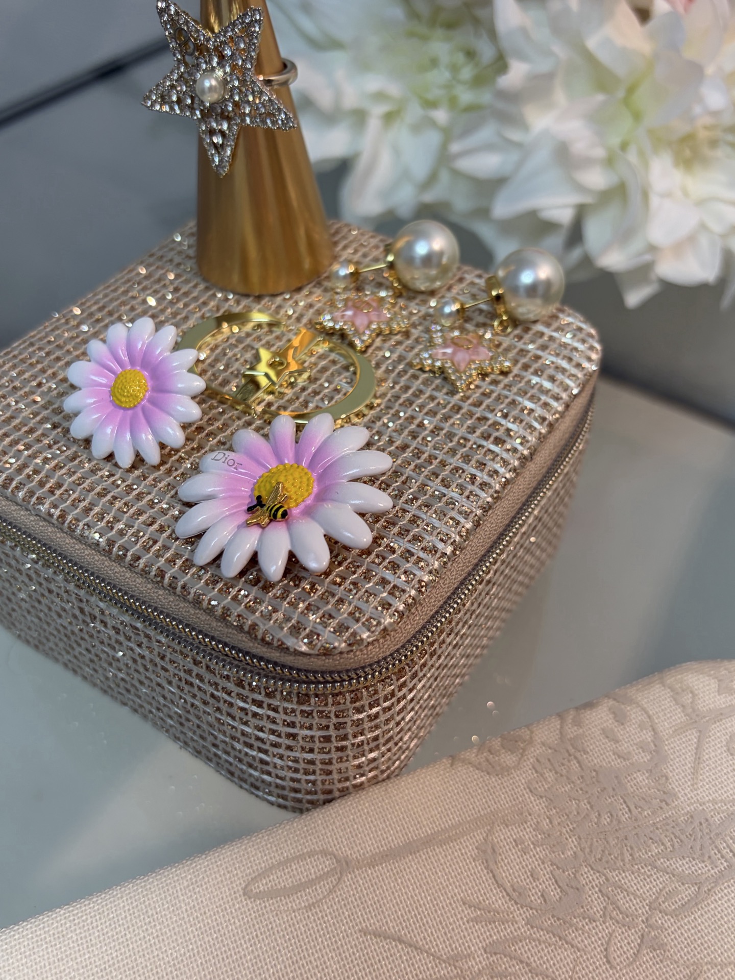 디올 귀걸이 135211 Dior Earrings 썸네일 이미지