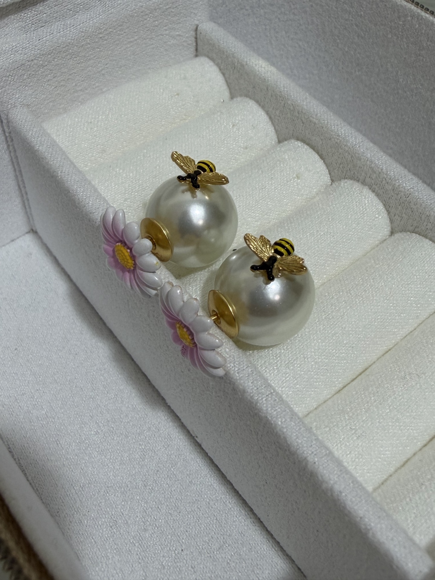 디올 귀걸이 134946 Dior Earrings 썸네일 이미지