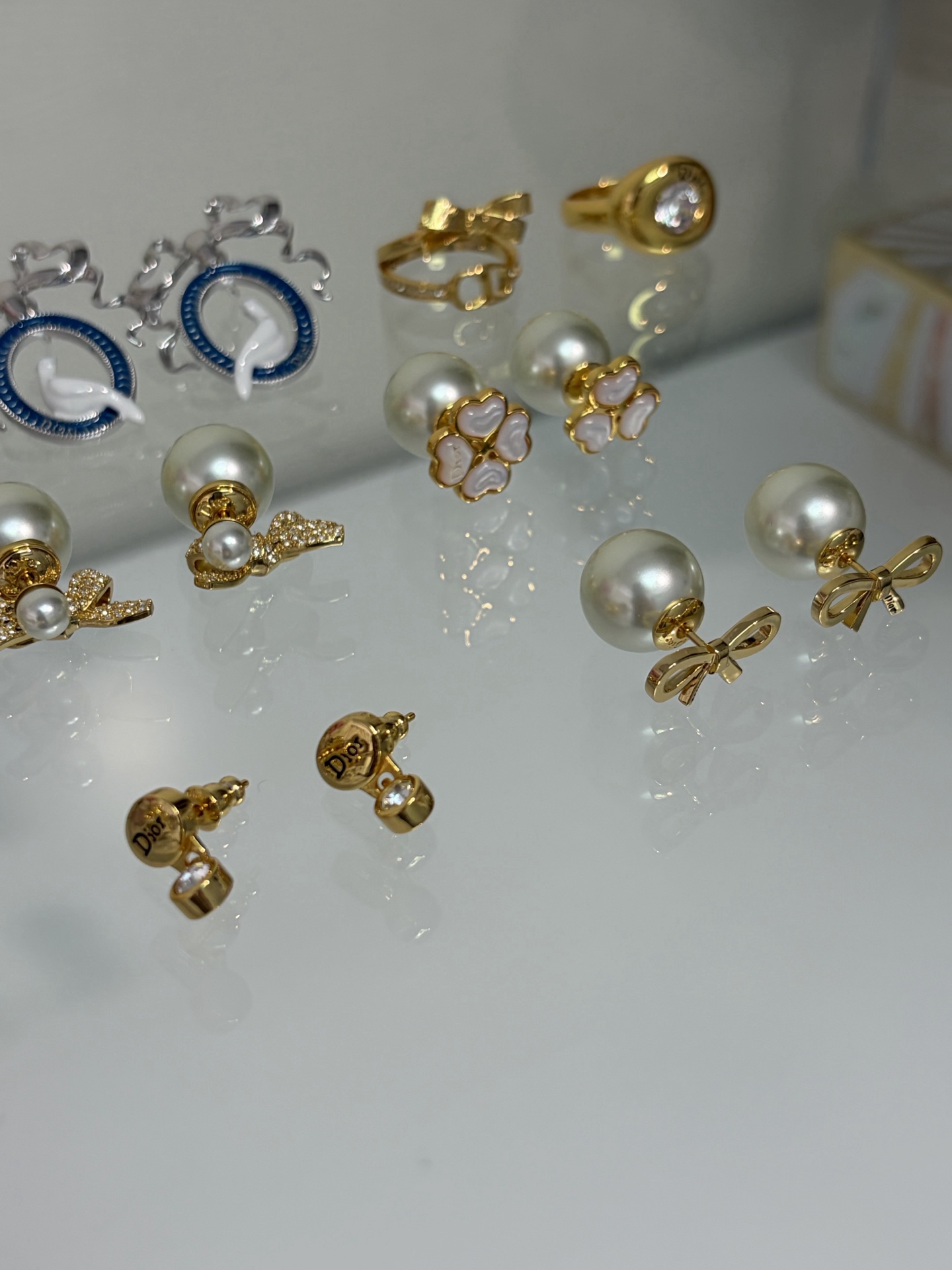 디올 귀걸이 134841 Dior Earrings 썸네일 이미지