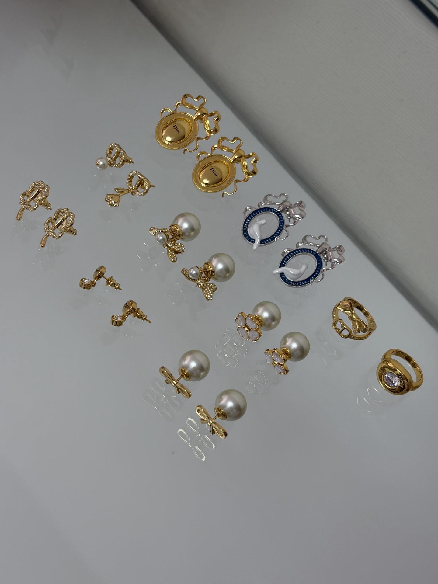 디올 귀걸이 134841 Dior Earrings 썸네일 이미지