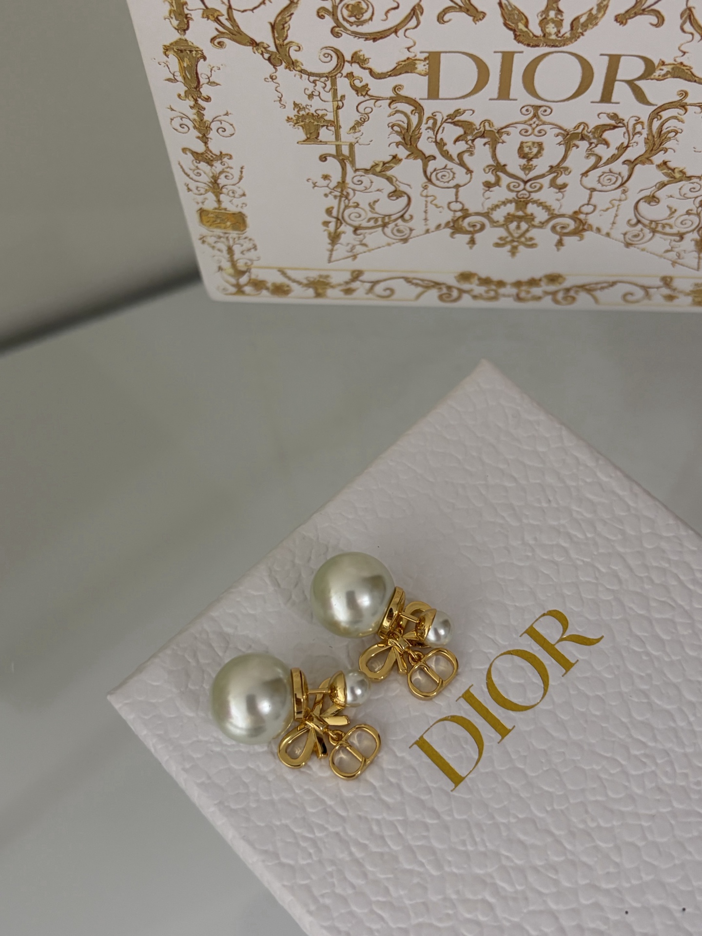 디올 귀걸이 134852 Dior Earrings 썸네일 이미지