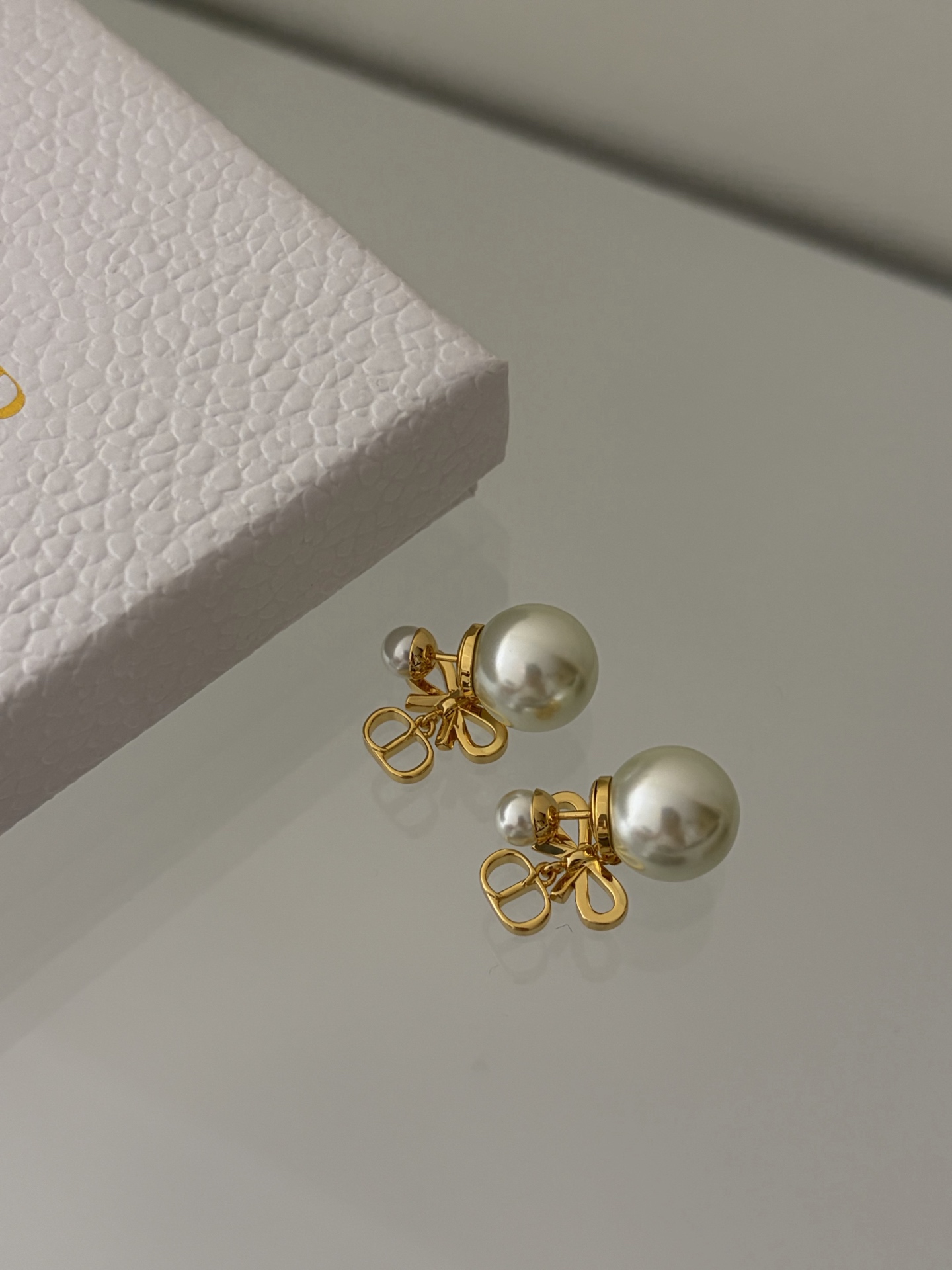 디올 귀걸이 134852 Dior Earrings 썸네일 이미지