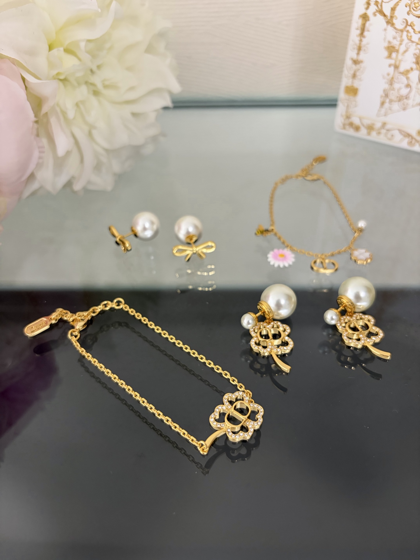 디올 귀걸이 134727 Dior Earrings 썸네일 이미지