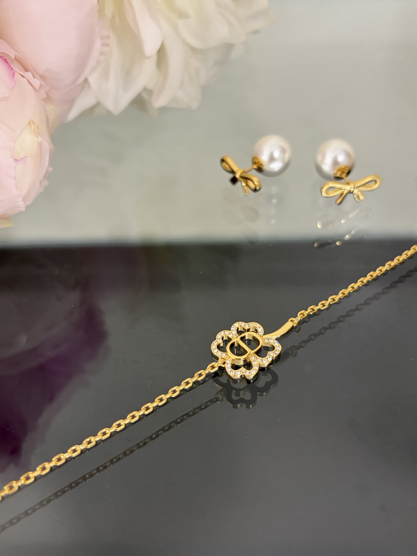디올 귀걸이 134727 Dior Earrings 썸네일 이미지