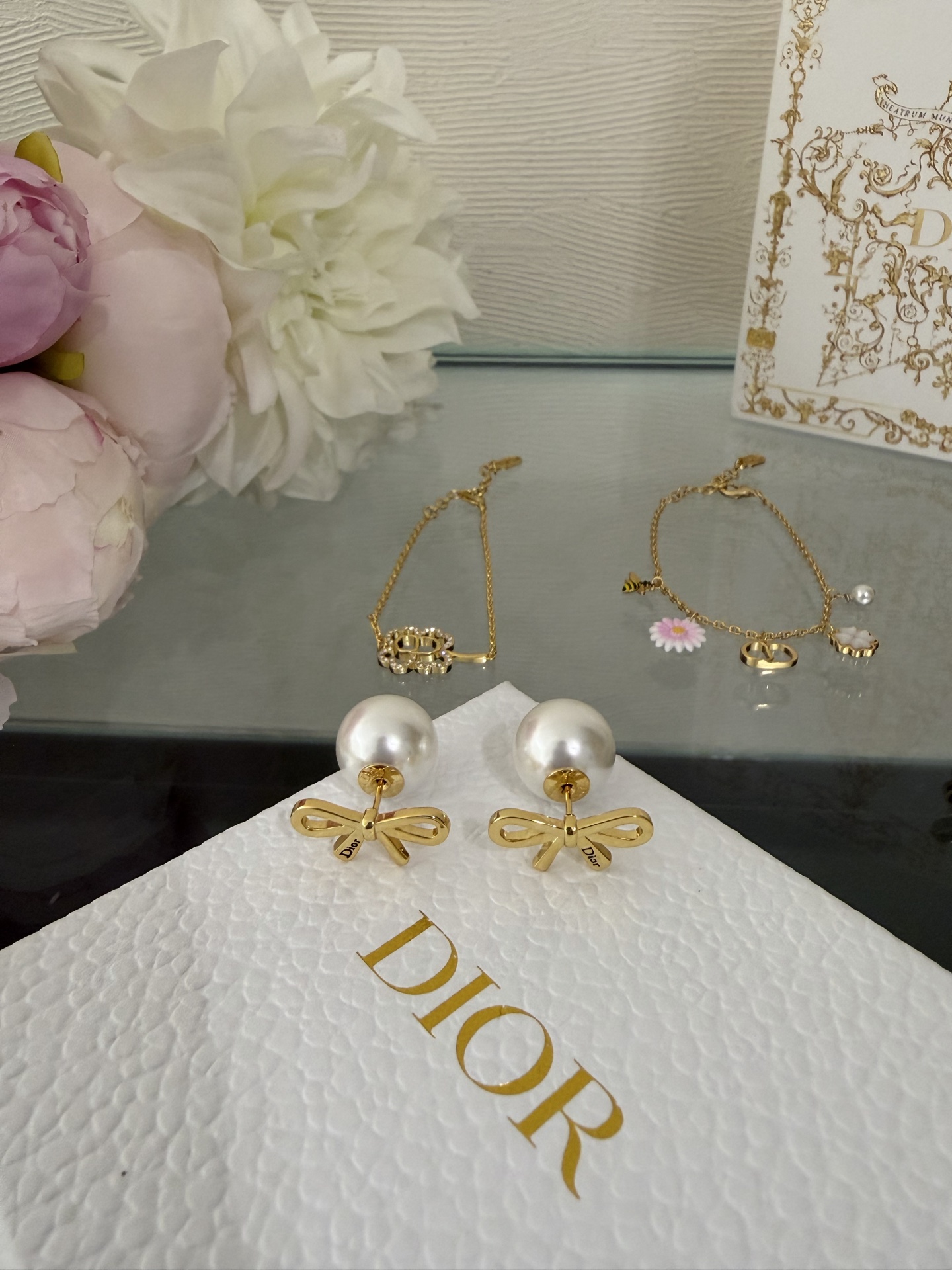 디올 귀걸이 134839 Dior Earrings 썸네일 이미지