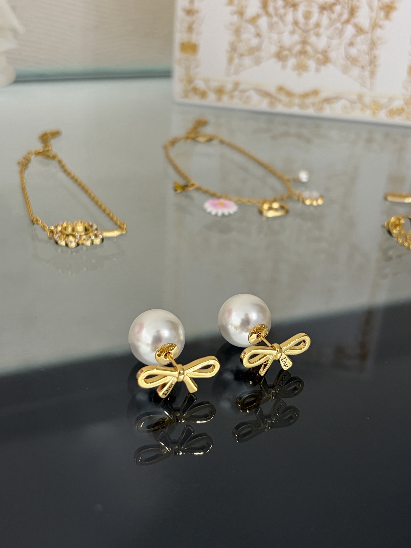 디올 귀걸이 134839 Dior Earrings 썸네일 이미지