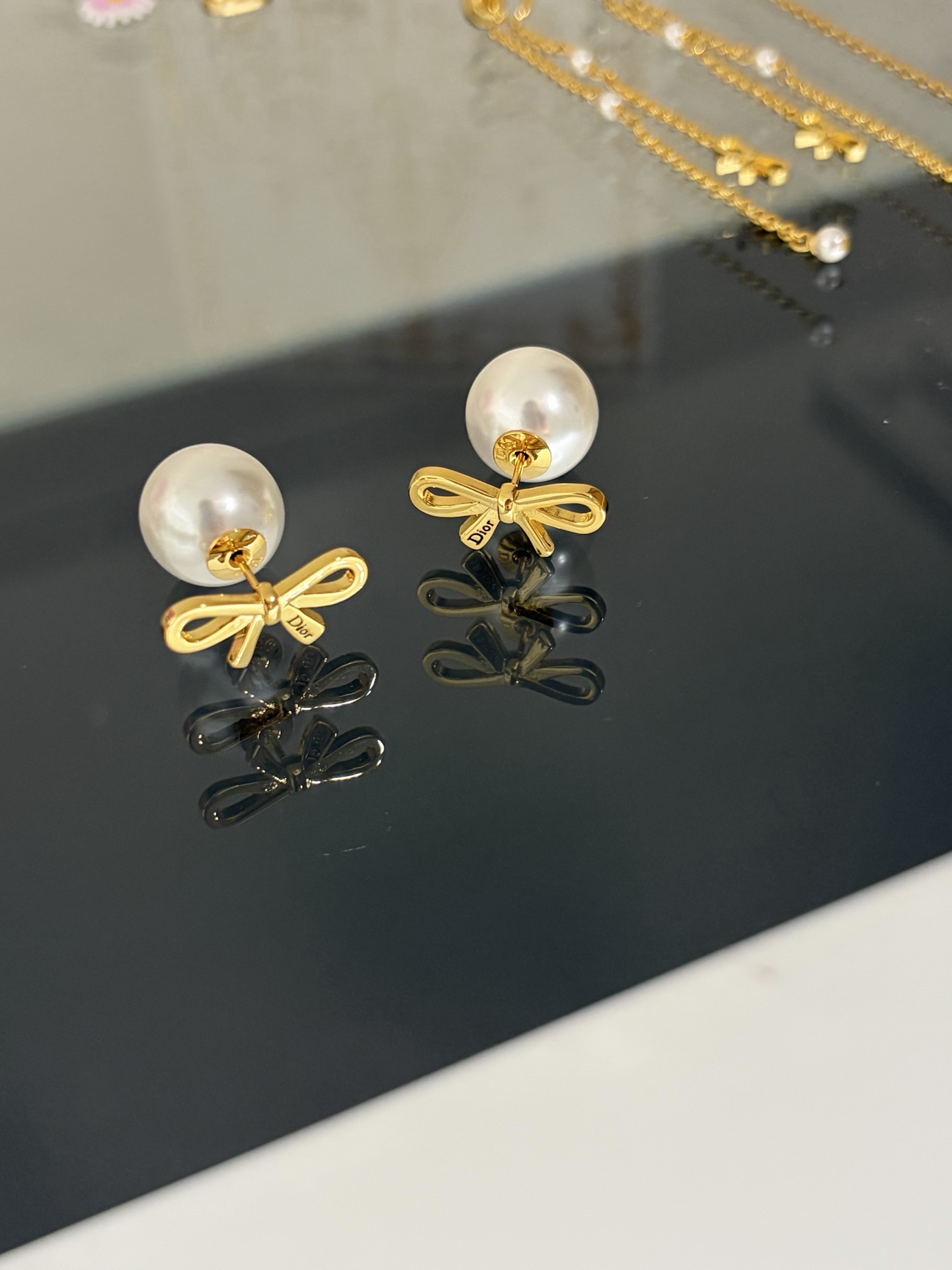 디올 귀걸이 134839 Dior Earrings 썸네일 이미지