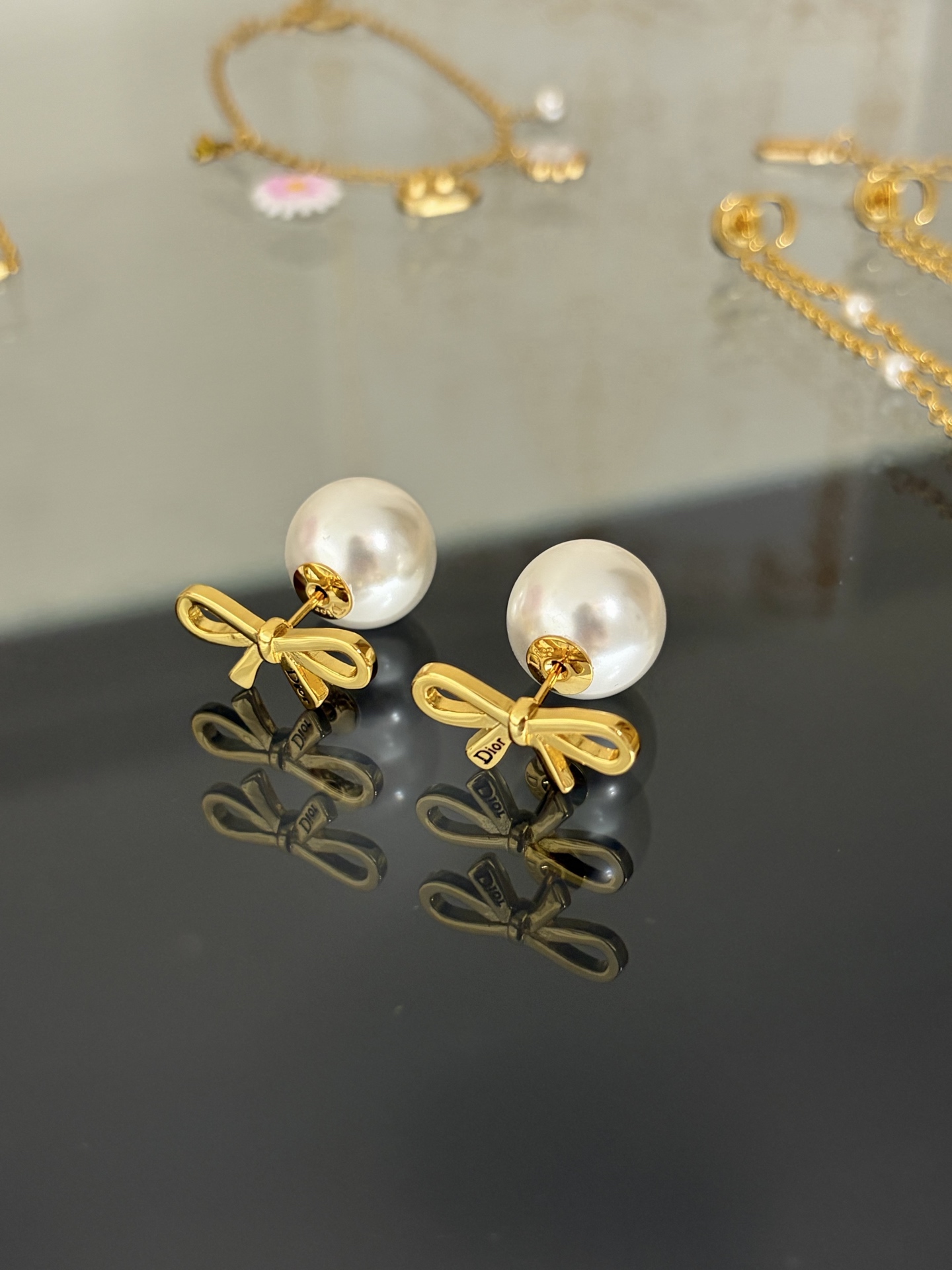디올 귀걸이 134839 Dior Earrings 썸네일 이미지
