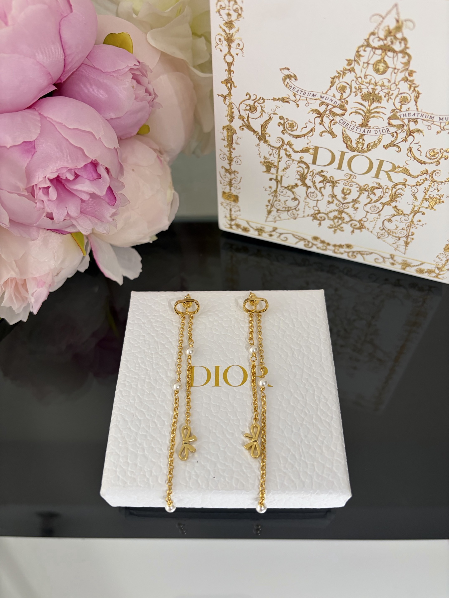 디올 귀걸이 134838 Dior Earrings 썸네일 이미지