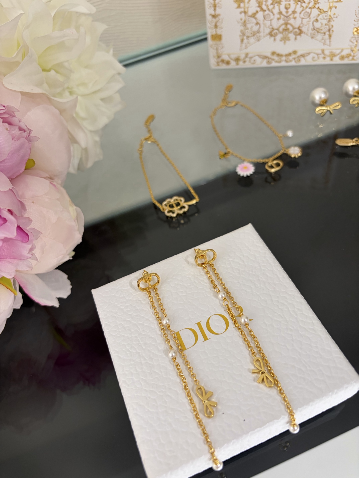 디올 귀걸이 134838 Dior Earrings 썸네일 이미지