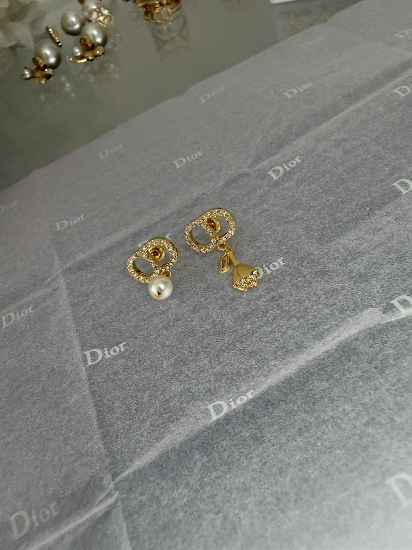 디올 귀걸이 134820 Dior Earrings 썸네일 이미지