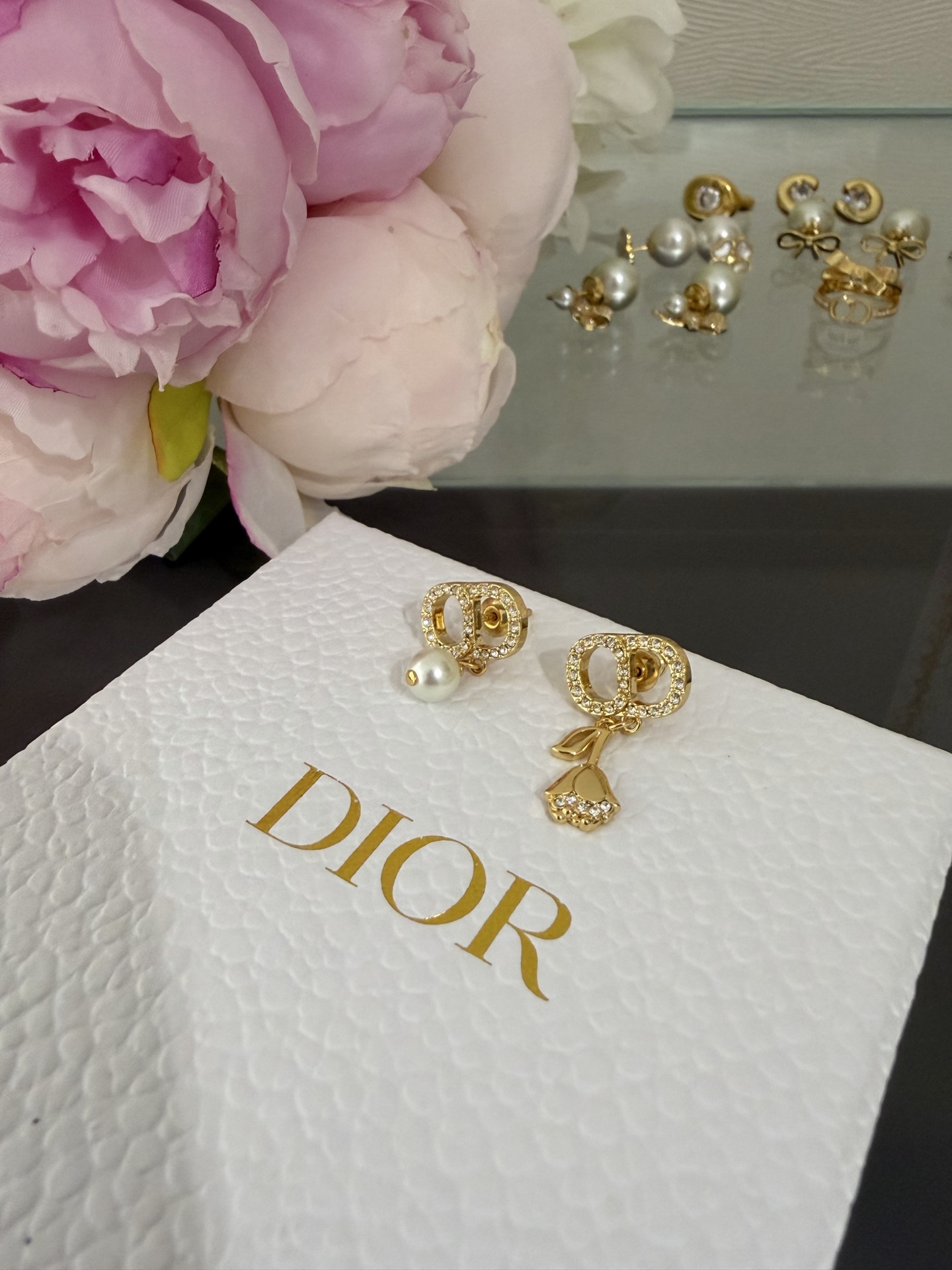 디올 귀걸이 134820 Dior Earrings 썸네일 이미지