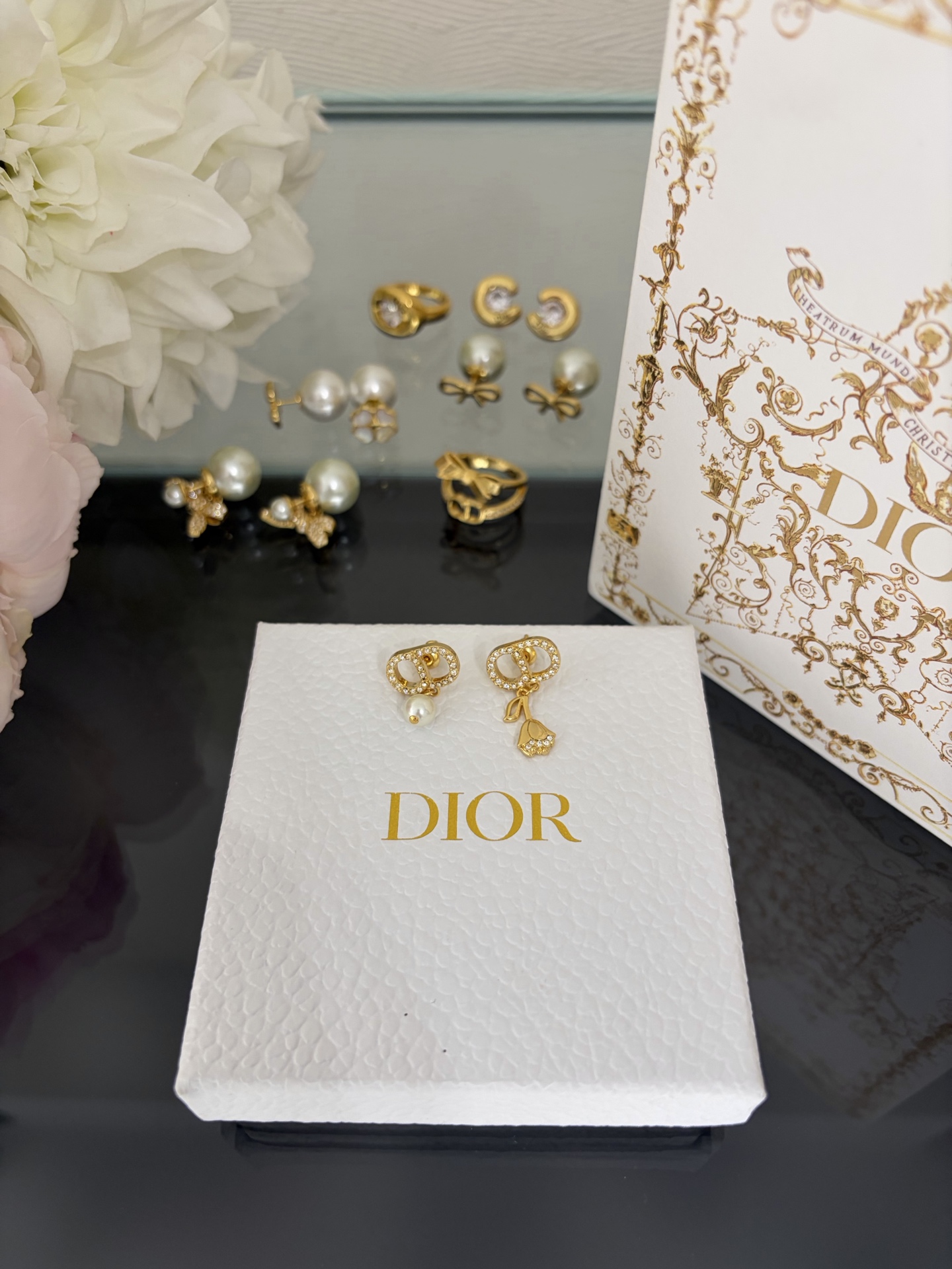 디올 귀걸이 134820 Dior Earrings 썸네일 이미지