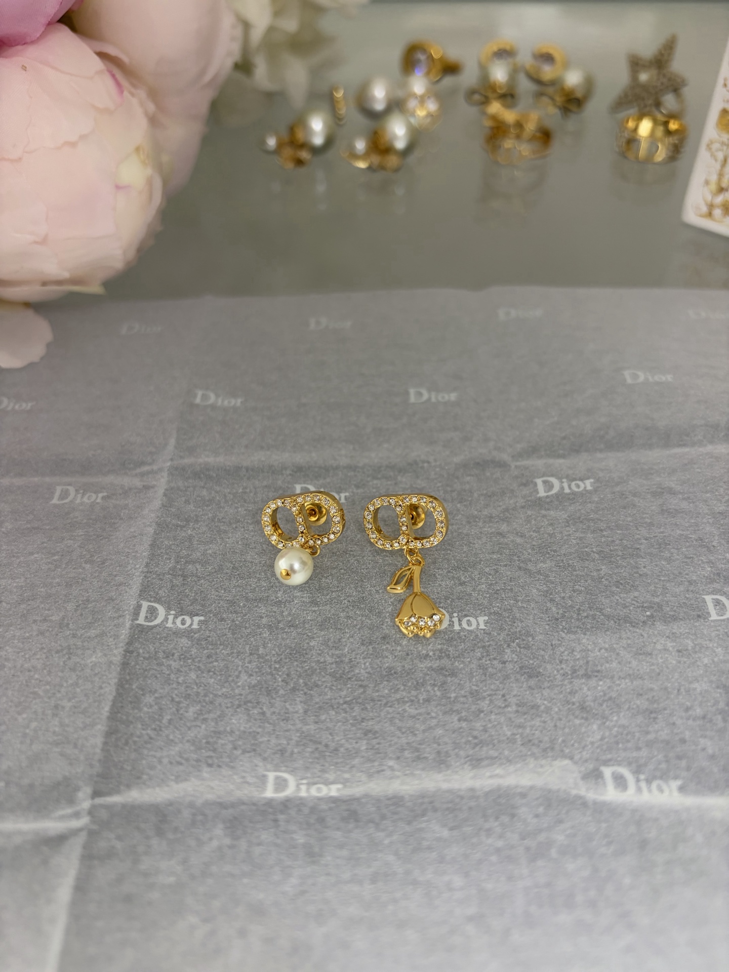 디올 귀걸이 134820 Dior Earrings 썸네일 이미지