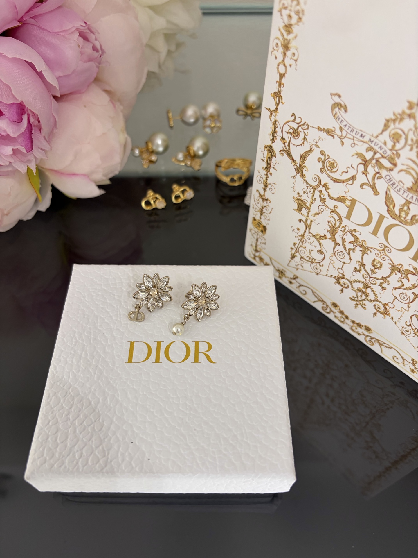 디올 26SS 귀걸이 134818 Dior Earrings 썸네일 이미지