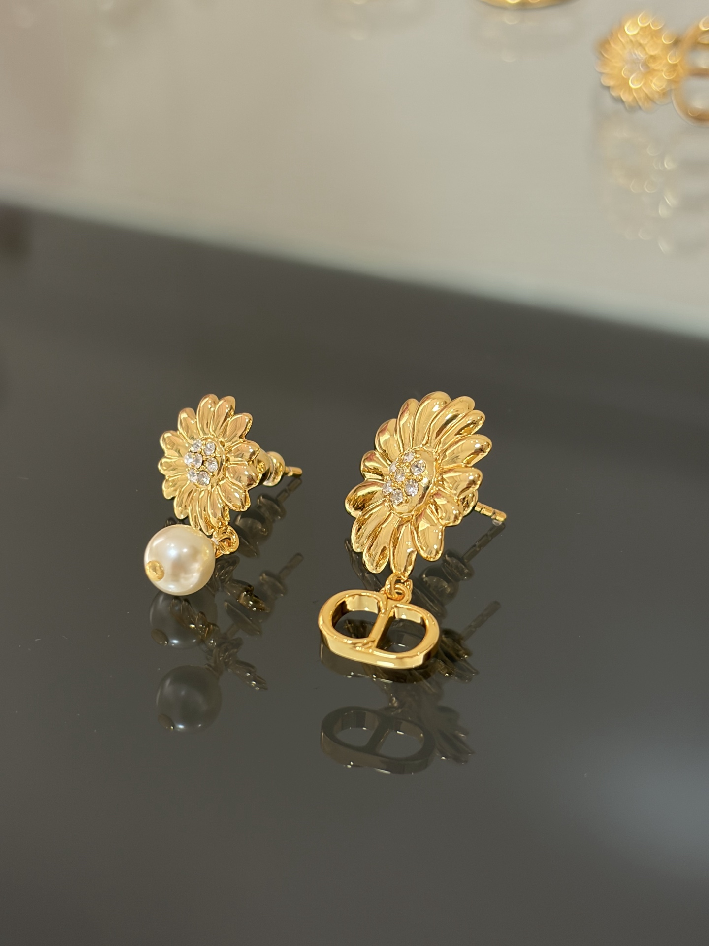 디올 26SS 귀걸이 134726 Dior Earrings 썸네일 이미지
