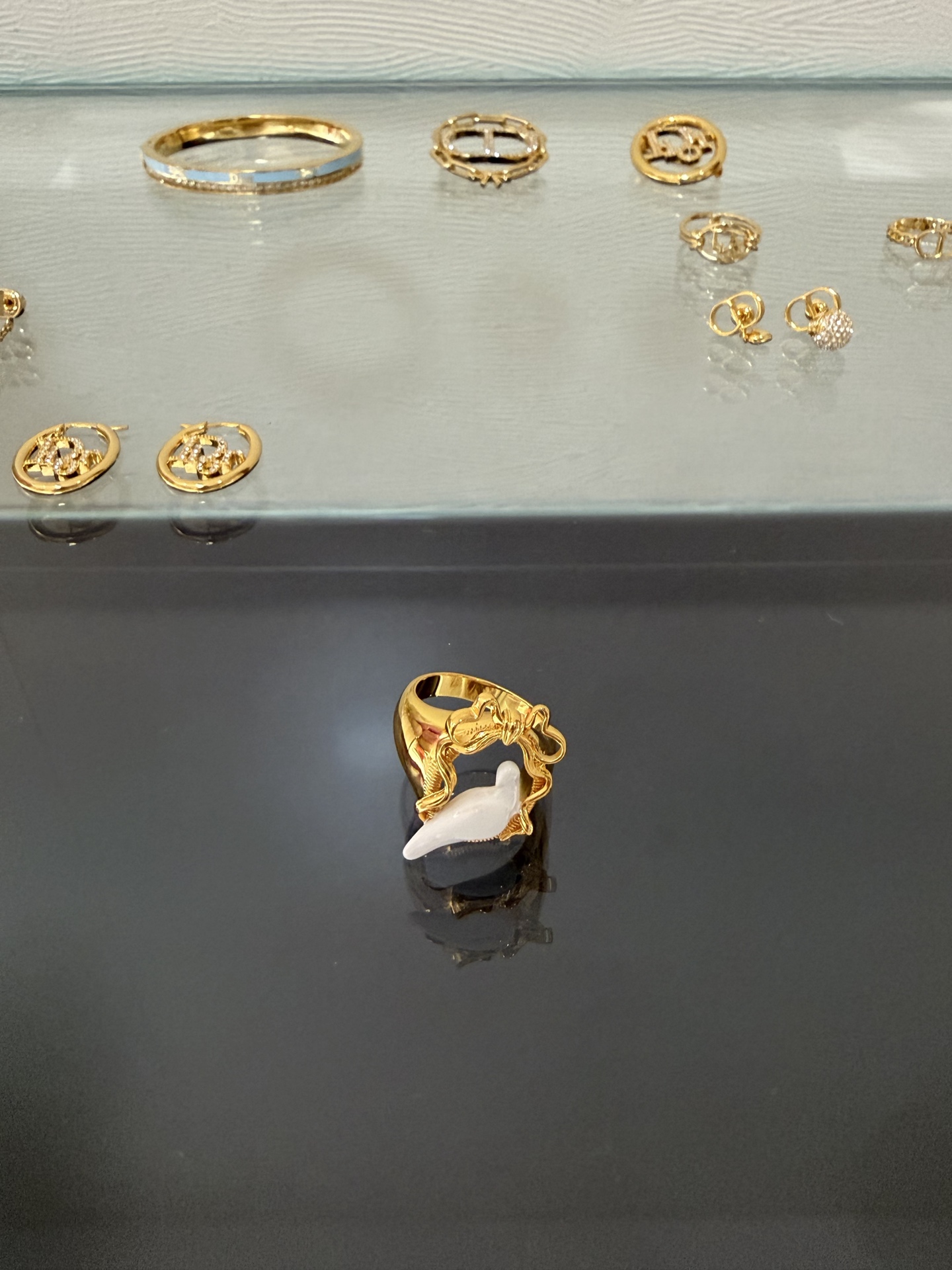 디올 귀걸이 134719 Dior Earrings 썸네일 이미지