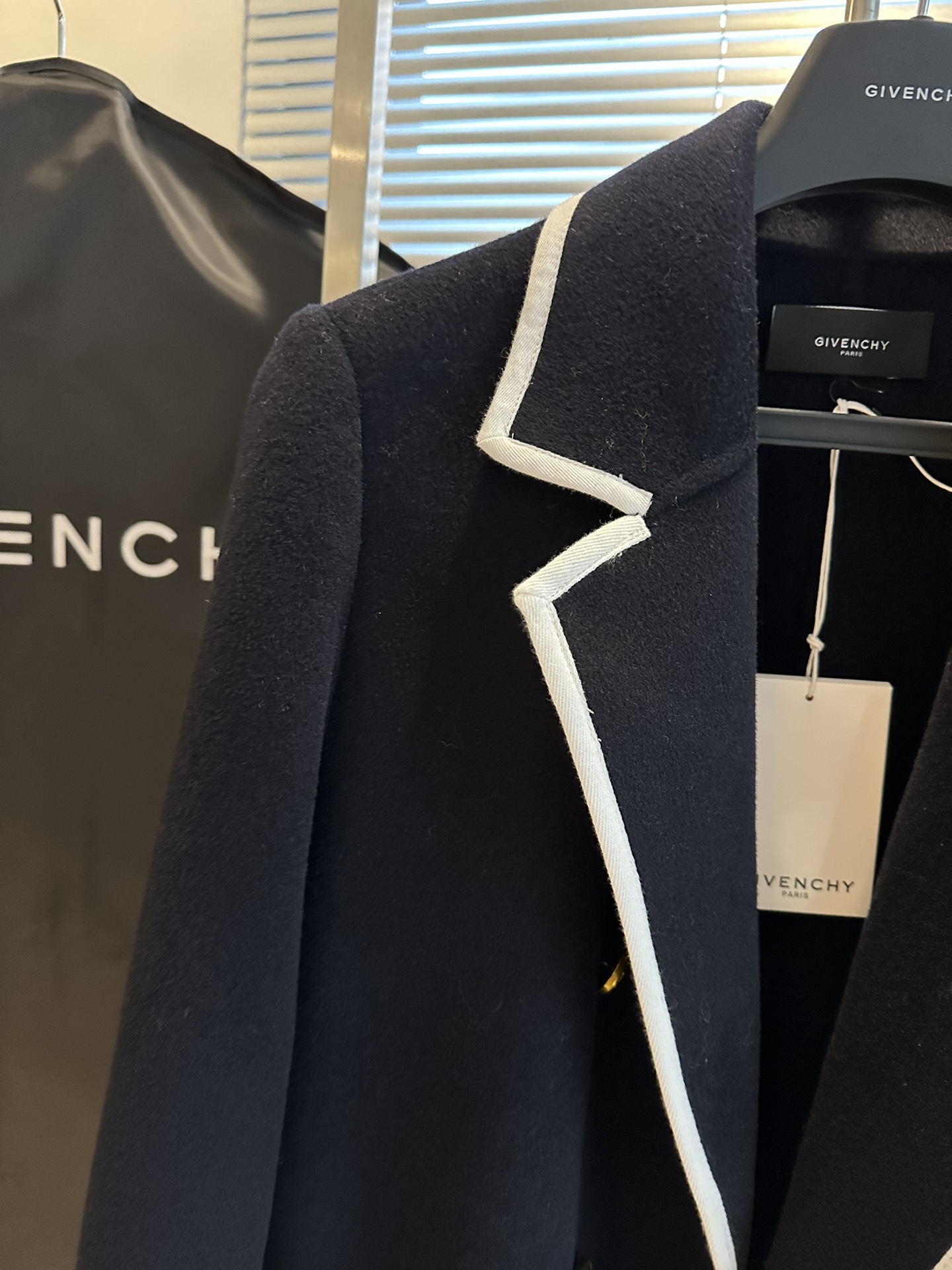 High-Quality Women’s Clothes with Original GivEN*’Y’s Vansy’s Fleece School - 图片 3