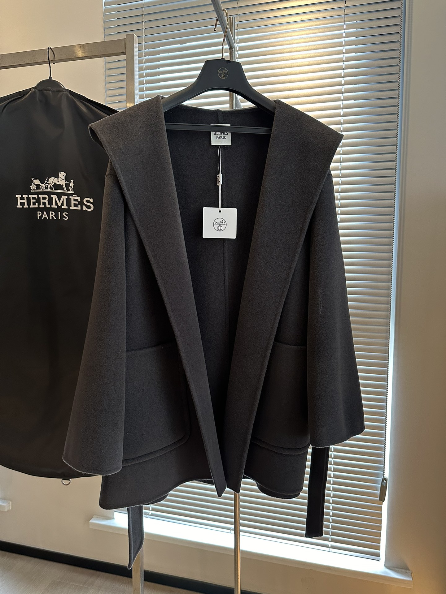 High-Quality Women’s Clothing: Maison Margiela MM6 Coat with Dustproof Bag