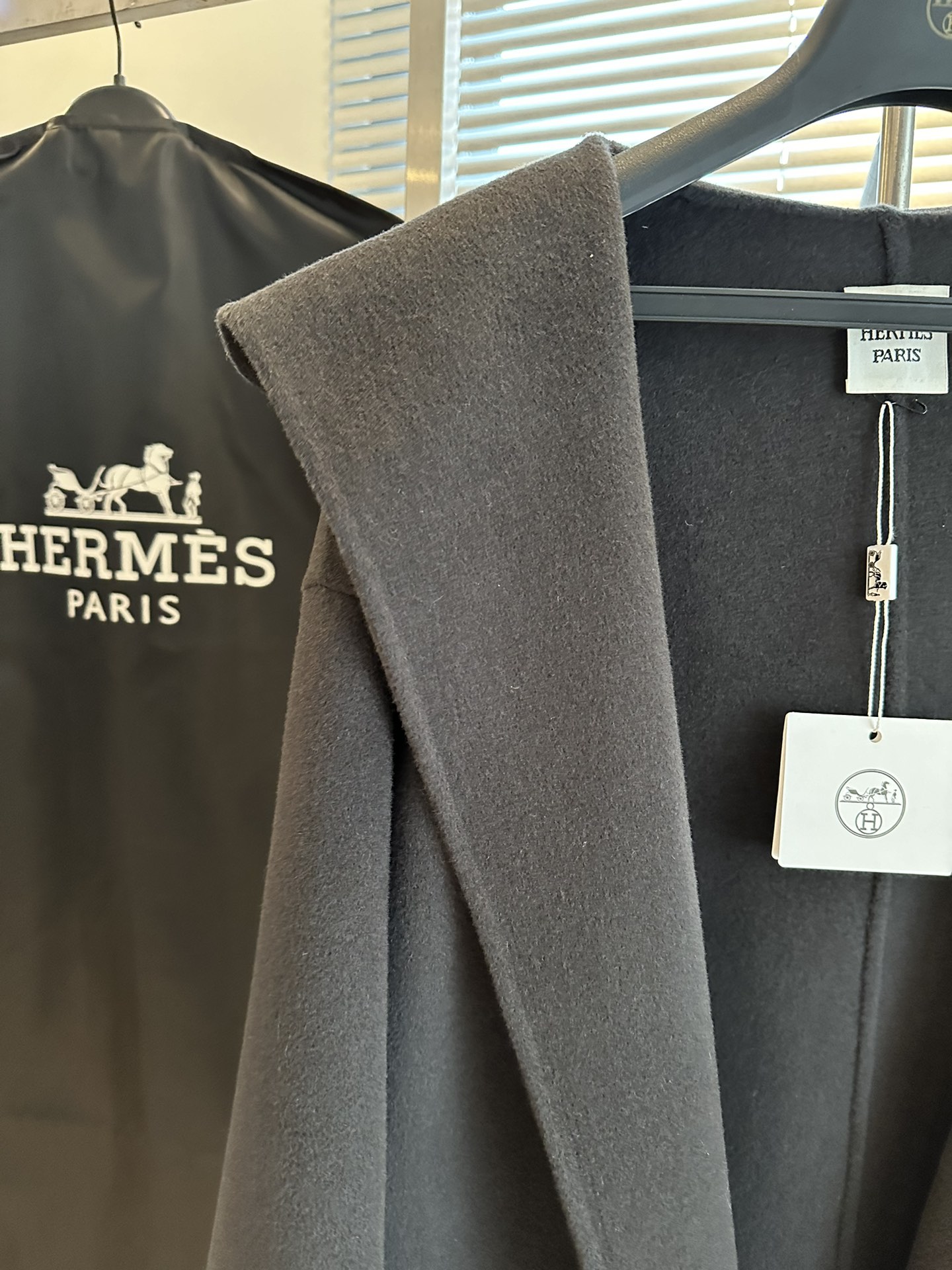 High-Quality Women’s Clothing: Maison Margiela MM6 Coat with Dustproof Bag - 图片 3