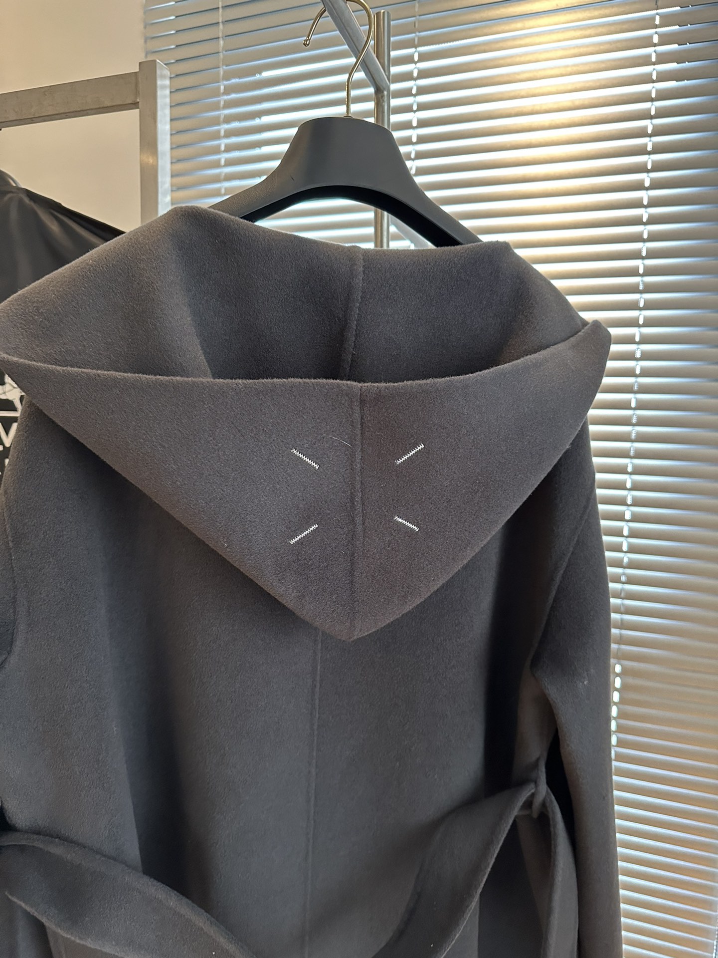 High-Quality Women’s Clothing: Maison Margiela MM6 Coat with Dustproof Bag - 图片 9