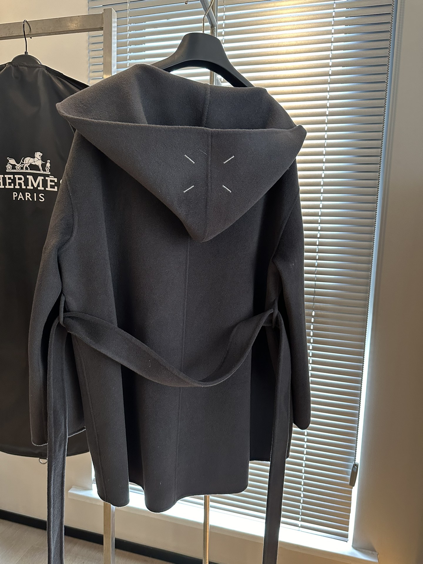 High-Quality Women’s Clothing: Maison Margiela MM6 Coat with Dustproof Bag - 图片 8