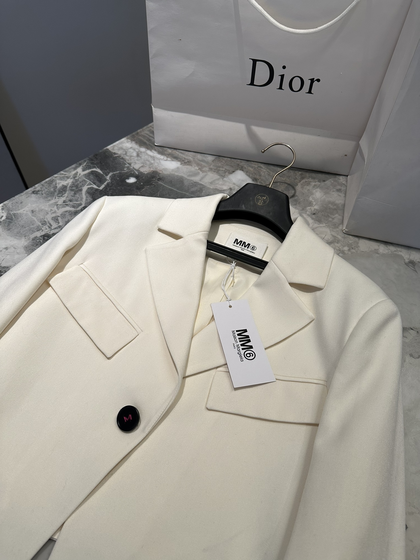 High-end Women’s Wool Suit with Dustproof Bag and Exclusive English Logo - 图片 2