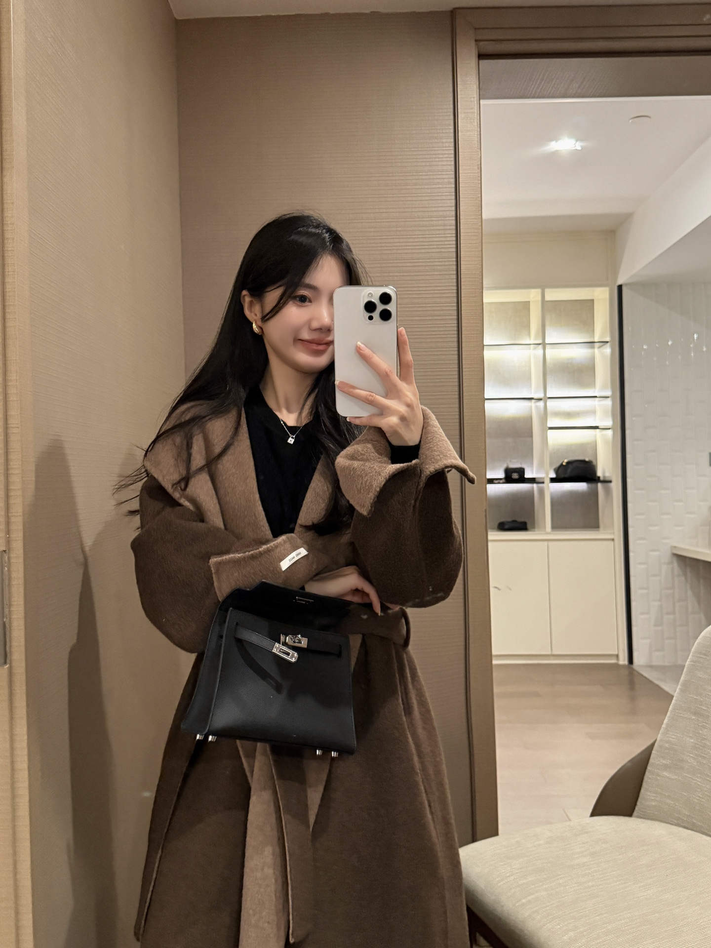 Elegant MaxMa'ra Inspired Two-Tone Cashmere Blend Hooded Bathrobe 2 i1731985655 1157 0