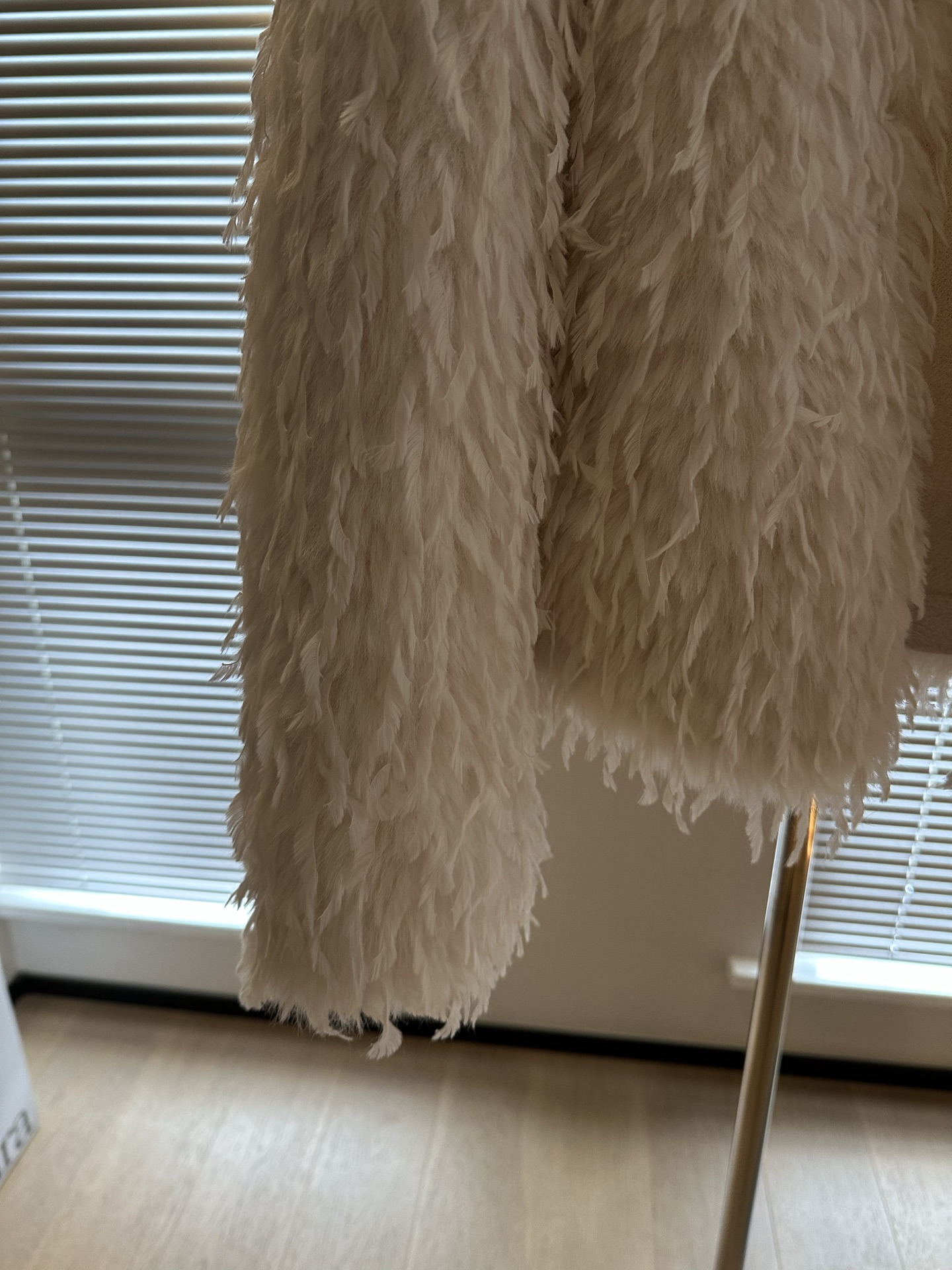 “High-Quality Women’s Clothes: Cel’ne Serin 2025 Mink Coats with Dustproof Bags” - 图片 4