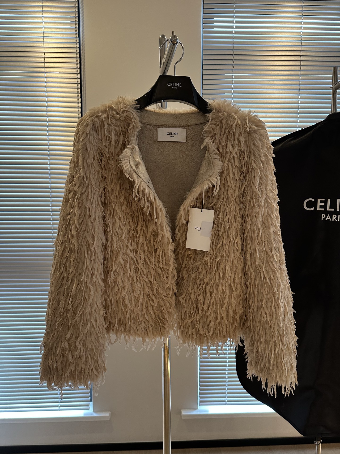 2025 Cel’ne Serlin Women’s Suit with Dustproof Bag: High-Quality, Warm, and Dynamic Coats