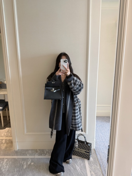 Elegant Women's Wool-Cashmere Blend Plaid Coat, Navy Collar, Embroidery Detail 1 Elegant Women's Wool-Cashmere Blend Plaid Coat, Navy Collar, Embroidery Detail