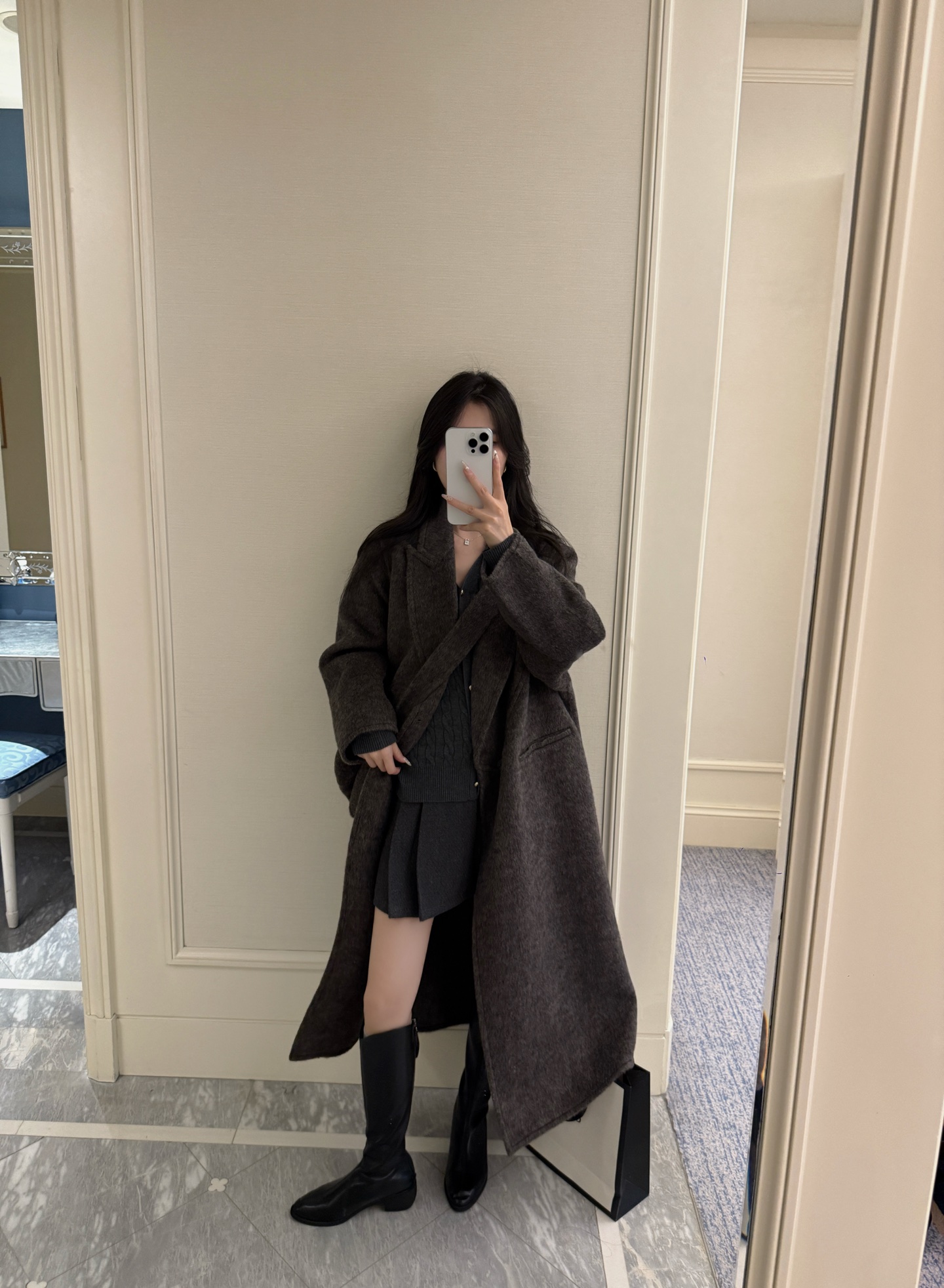 Elegant Wool Blend Overcoat with Detachable Bag - Stylish Fall/Winter Coat