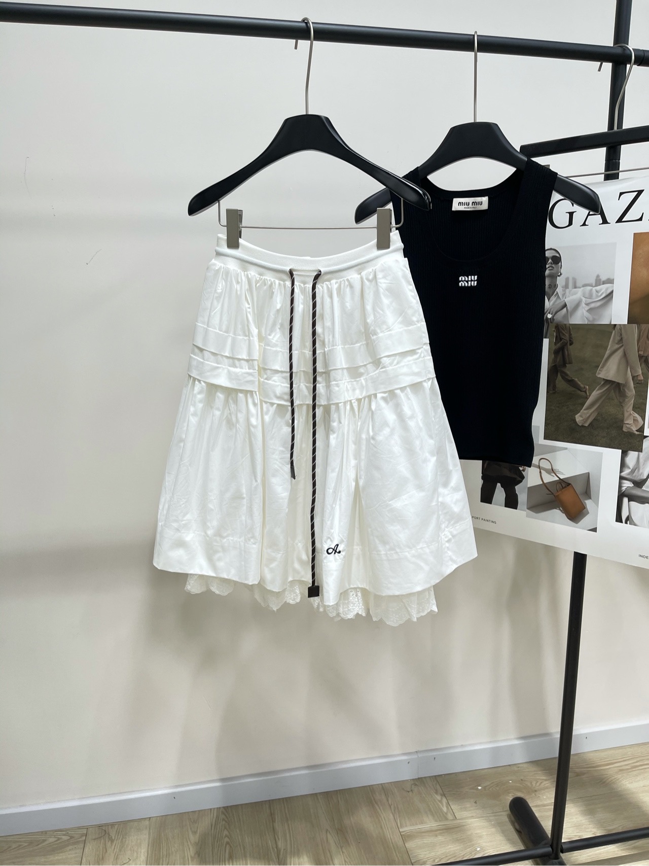 NO:325498,【Avv white double-layer cake mid-length skirt】, fabric cotton   lace color white AVVENNLOOK Lazy and comfortable atmosphere small white skirt classic and versatile Simple urban fashion sense Big skirt hem double-layer umbrella skirt adds the layering of look Niche designers' outfits effortless fashionable outfits Flat size S waist 64 elasticity, skirt length 62 M waist 68 elasticity, skirt length 63 L waist 72 elasticity, skirt length 64 manual measurement will have 2~3cm errors within the normal range, skirt, skirt19860909【Avv白色双层蛋糕中长裙】 ,面料棉 蕾丝花边 颜色白色 AVVENNLOOK 慵懒自在的氛围感小白裙经典又百搭 简约的都市时尚感 大裙摆双层伞裙 增加了look的层次感 小众设计师品穿搭 不费力时髦穿搭 平铺尺码 S腰围64弹力,裙长62 M腰围68弹力,裙长63 L腰围72弹力,裙长64 手工测量会有2~3cm误差属于正常范围,,skirts,alexander wang,Women's clothing