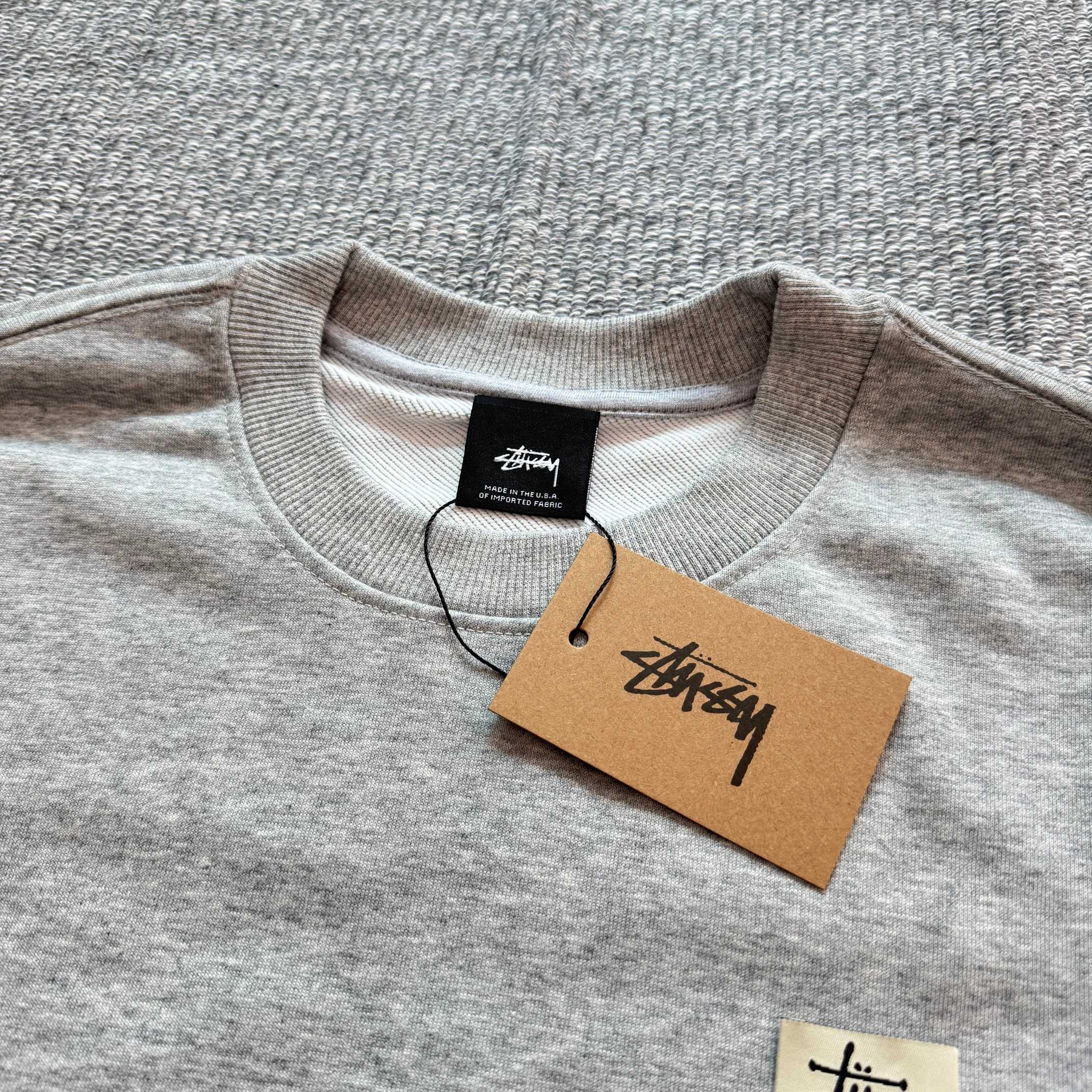 同图不同板,禁发平台版本,随意对比 💰220【STUSSY斯图西经典小标毛圈圆领卫衣】
定制水洗 主标 辅料齐全 品牌精密绣标
原版宽松版型 甄选380克纯棉毛圈面料 防风保暖 同缸定染特种加粗32支双股1×1纯棉罗纹领口 柔软舒适 洗涤不易变形
极简的设计风格 轻松凹造型 显瘦显高男女均可完美驾驭
color:黑色/灰色/棕褐色/白色
size:S.M.L.XL.2XL
S 肩宽56 胸围111 衣长69
M 肩宽58 胸围115 衣长71
L 肩宽60 胸围119 衣长73
XL 肩宽62 胸围123 衣长75
2XL肩宽64 胸围127 衣长77
(该数据为手工测量,可能存在1~3cm的误差)