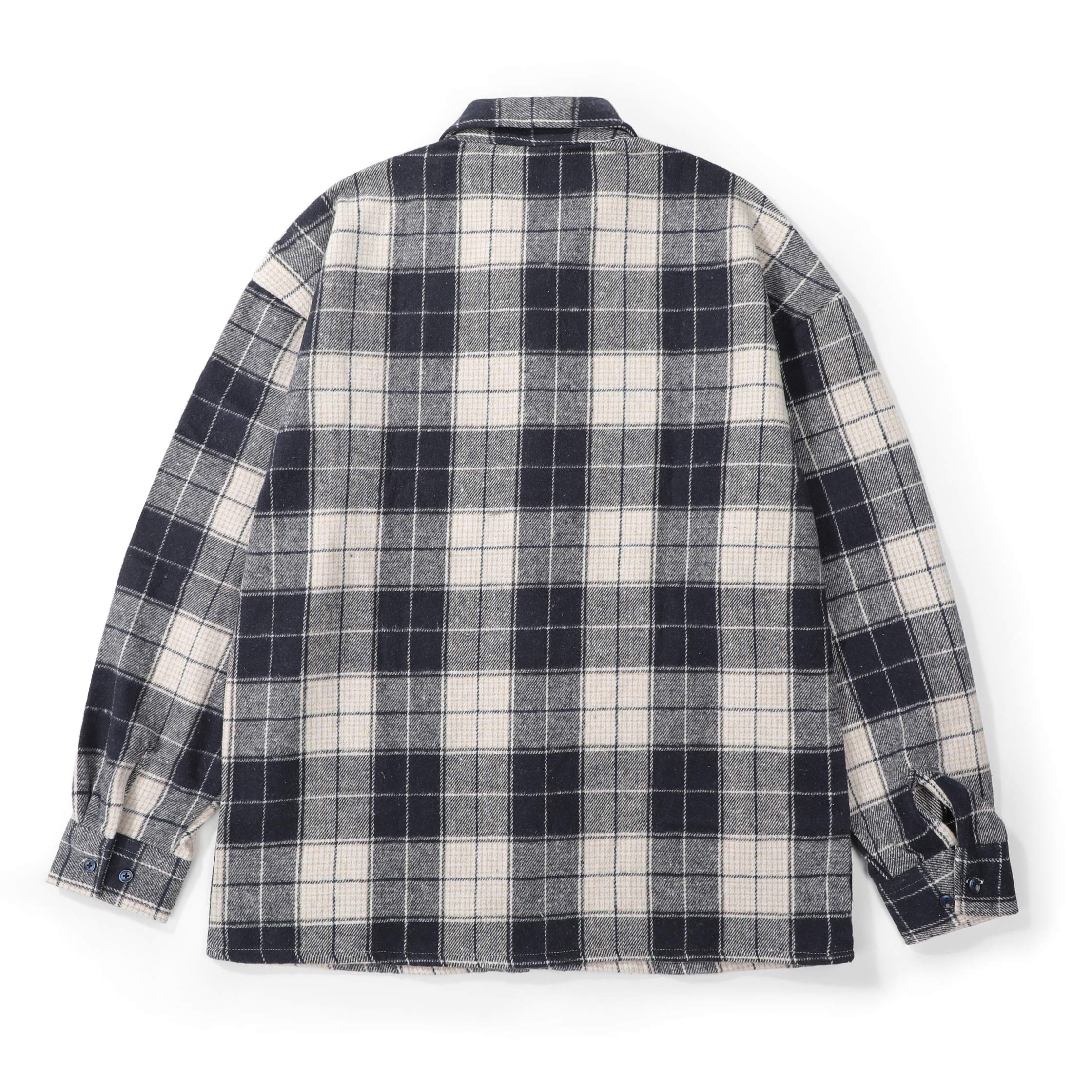 💰150【STONE ISLAND石头岛撞色绣标格纹法兰绒衬衫】

定制主标 辅料 水洗齐全 品牌精密刺绣标
四季百搭款 甄选新疆长绒棉 酵素水洗 亲肤舒适 随性时髦可搭配任意下装 轻松凹造型 显瘦显高 男女均可完美驾驭！

color：藏青色 
size：M.L.XL.2XL.3XL

M胸围104 肩宽57 衣长69    
L 胸围108 肩宽56 衣长71        
XL胸围112 肩宽58 衣长73
2XL胸围116 肩宽60 衣长75
3XL胸围120 肩宽62 衣长77
（该数据为手工测量，可能存在1～3cm的误差）