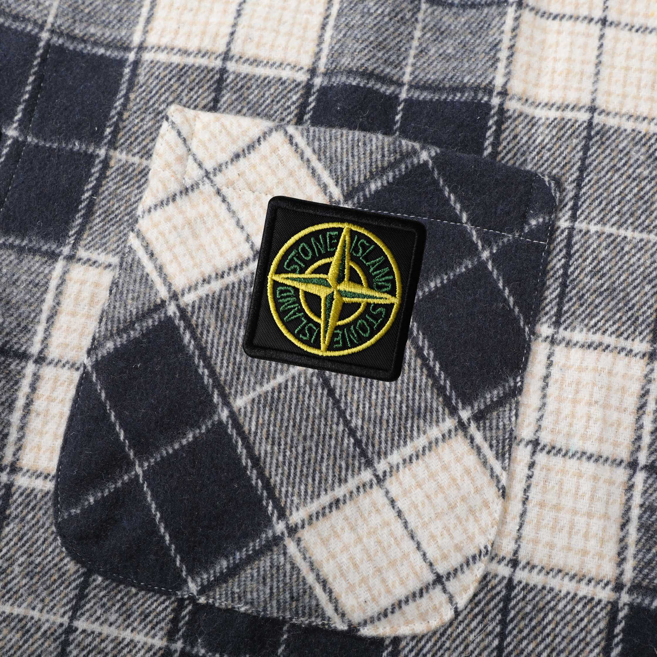 💰150【STONE ISLAND石头岛撞色绣标格纹法兰绒衬衫】

定制主标 辅料 水洗齐全 品牌精密刺绣标
四季百搭款 甄选新疆长绒棉 酵素水洗 亲肤舒适 随性时髦可搭配任意下装 轻松凹造型 显瘦显高 男女均可完美驾驭！

color：藏青色 
size：M.L.XL.2XL.3XL

M胸围104 肩宽57 衣长69    
L 胸围108 肩宽56 衣长71        
XL胸围112 肩宽58 衣长73
2XL胸围116 肩宽60 衣长75
3XL胸围120 肩宽62 衣长77
（该数据为手工测量，可能存在1～3cm的误差）