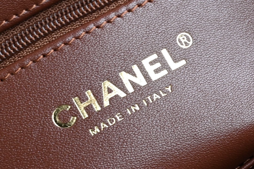 白金版▪️正品级 包装如图新品到货🆕𝗖𝗵𝗮𝗻𝗲𝟭 𝟐𝟒𝐀新色𝗞𝗲𝗹𝗹𝘆 手提链条包大号 焦糖棕专柜售价𝟥