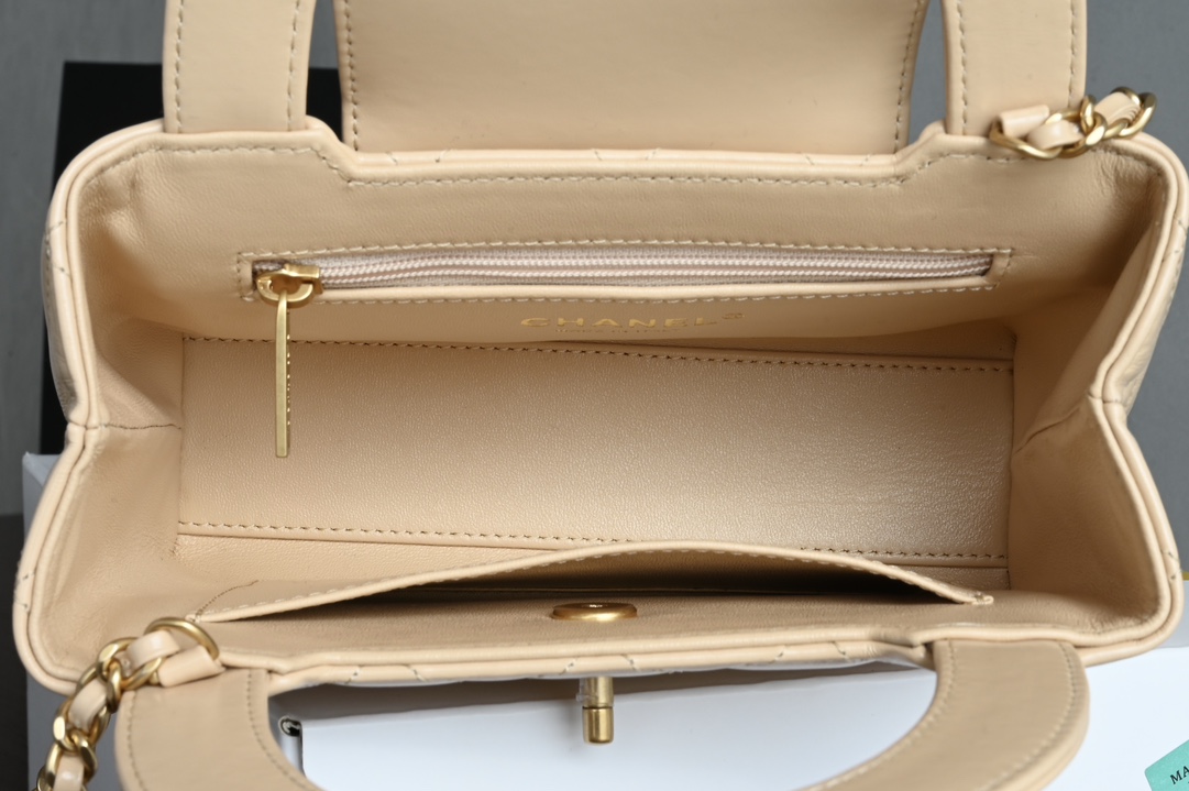 白金版▪️正品级 包装如图新品到货🆕𝗖𝗵𝗮𝗻𝗲𝟭 𝟐𝟓𝐂新色𝗞𝗲𝗹𝗹𝘆 手提链条包大号 杏色专柜售价𝟥𝟧