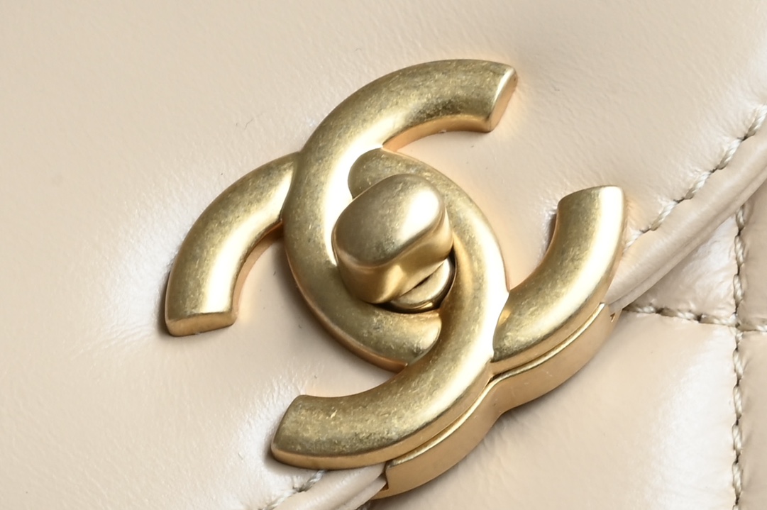 白金版▪️正品级 包装如图新品到货🆕𝗖𝗵𝗮𝗻𝗲𝟭 𝟐𝟓𝐂新色𝗞𝗲𝗹𝗹𝘆 手提链条包大号 杏色专柜售价𝟥𝟧