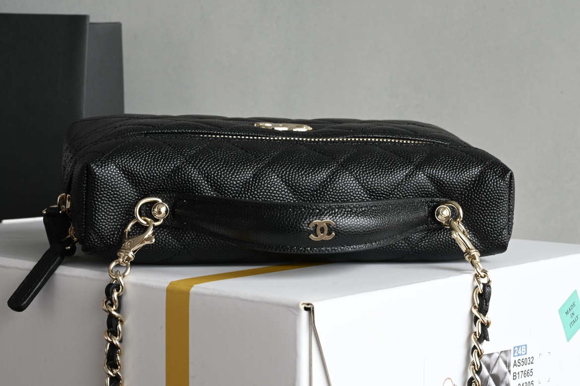 白金版▪️正品级 包装如图全新到货🆕𝗖𝗵𝗮𝗻𝗲𝟭 𝟮𝟱𝗖早春LP手提化妆盒子包 黑色♥ 专柜售价2670