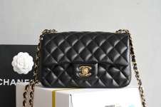 Chanel Classic Flap Bag Noir Or blanc Blanc Tout en acier Peau de mouton 1 Chanel Classic Flap Bag Noir Or blanc Blanc Tout en acier Peau de mouton