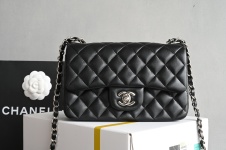 Chanel Classic Flap Bag Noir Or blanc Blanc Tout en acier Peau de mouton 1 Chanel Classic Flap Bag Noir Or blanc Blanc Tout en acier Peau de mouton