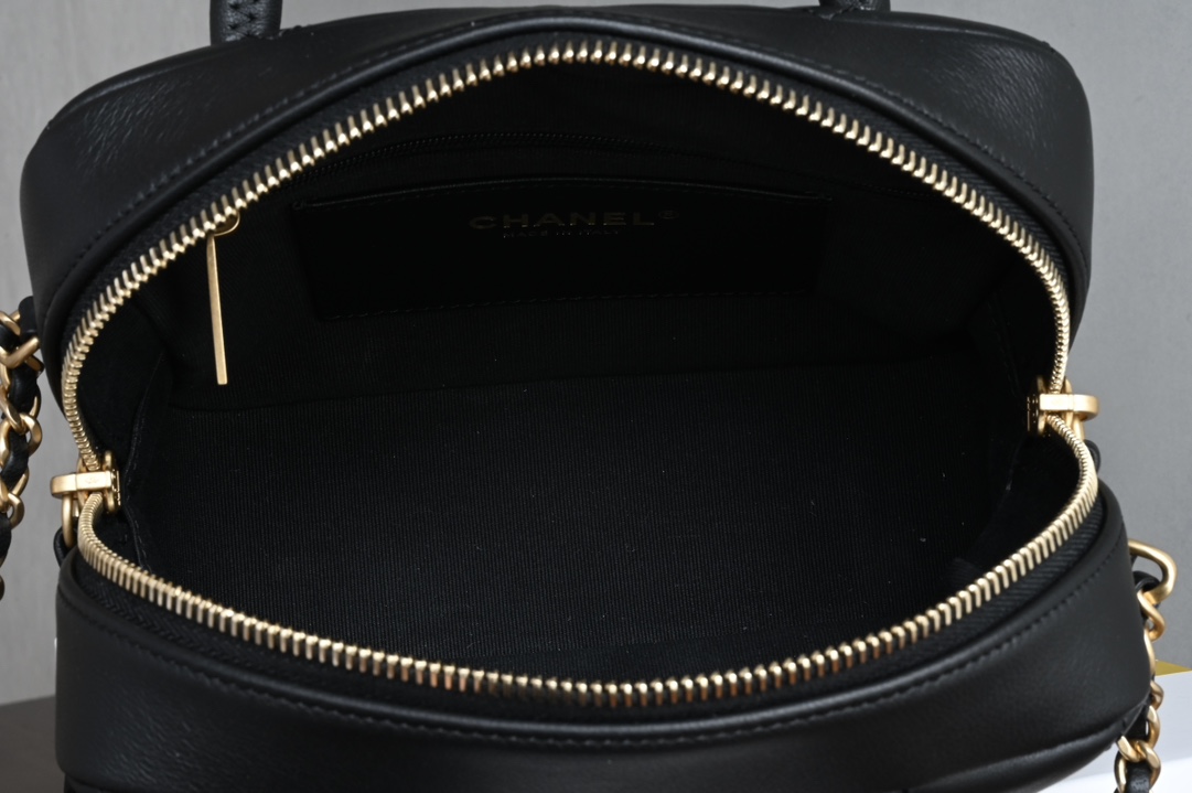 白金版▪️正品级 包装如图全新到货🆕𝗖𝗵𝗮𝗻𝗲𝟭 𝟮𝟱𝗖早春手提𝟭𝟵相机包 黑色♥ 专柜售价𝟦𝟤𝟩𝟢𝟢𝗋