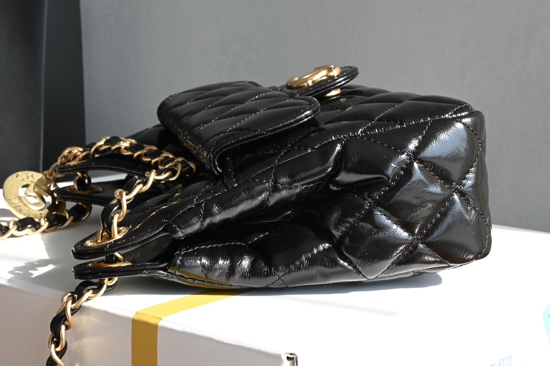 白金版▪️正品级 包装如图新品发售🆕𝒄𝒉𝒂𝒏𝒆𝒍 23𝐁天猫精灵 𝒉𝒐𝒃𝒐流浪包 小号黑色 专柜售价31