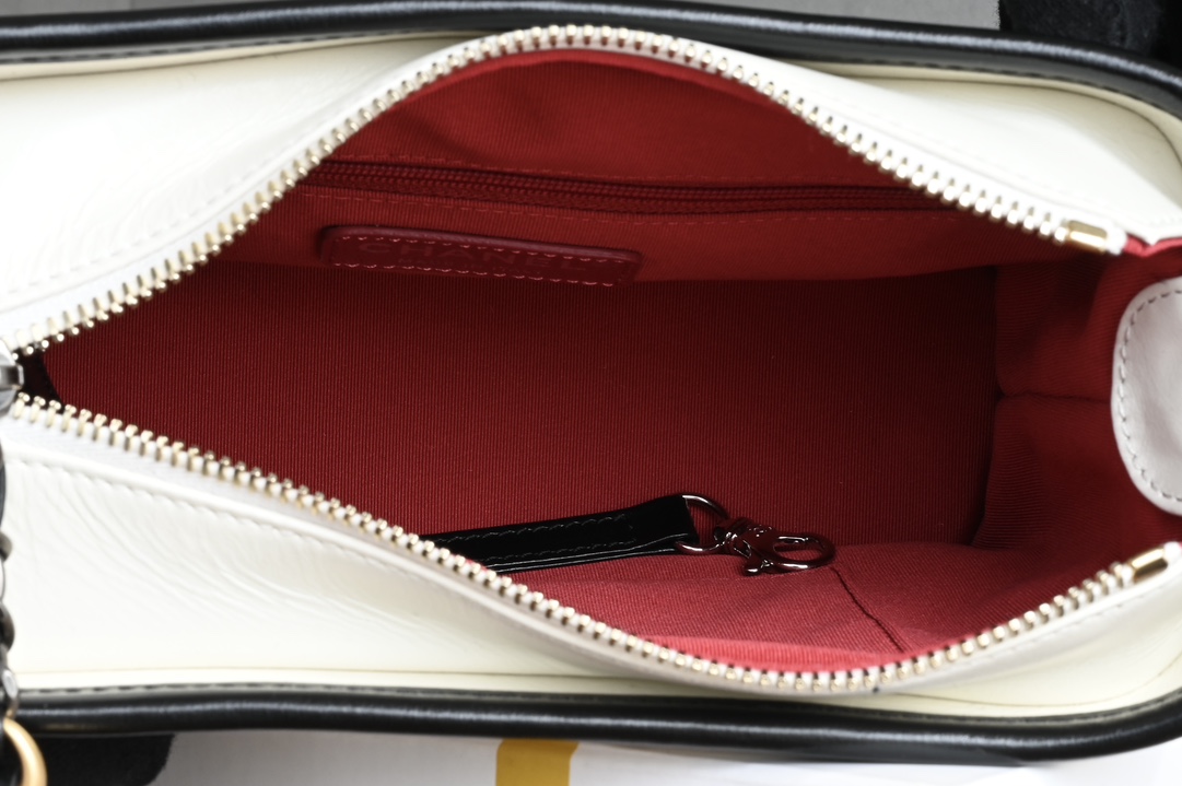 白金版▪️正品级 包装如图ℂℋᎯℕℰℒ 𝑔𝑎𝑏𝑟𝑖𝑒𝑙𝑙𝑒 ℎ𝑜𝑏𝑜𝑏𝑎𝑔流浪包❥从名字到代言阵容，流浪