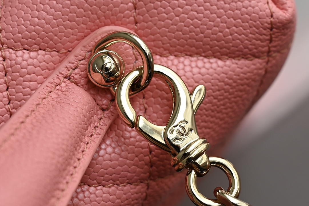 白金版▪️正品级 包装如图全新到货🆕𝗖𝗵𝗮𝗻𝗲𝟭 𝟮𝟱𝗖早春𝖫𝖯盒子手拿包 粉色专柜售价𝟤𝟨𝟧𝟢𝟢𝗋𝗆𝖻